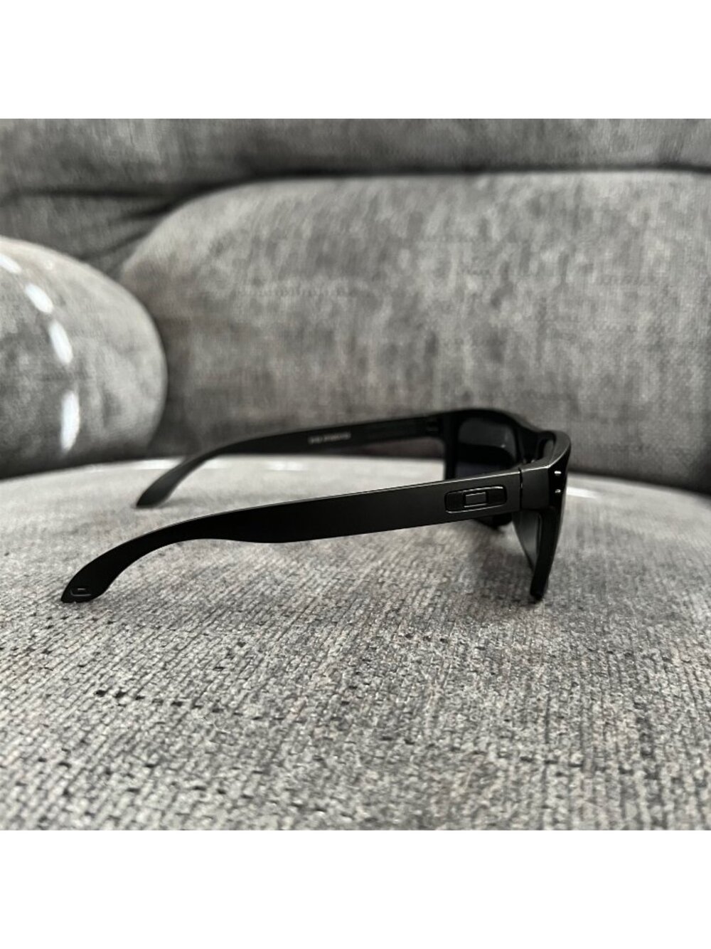 Oakley Holbrook Sunglasses 009102 Black Lenses-Black Matte Frame - Picture 3 of 16